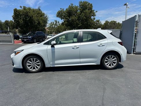 Used 2024 Toyota Corolla SE FWD image 2