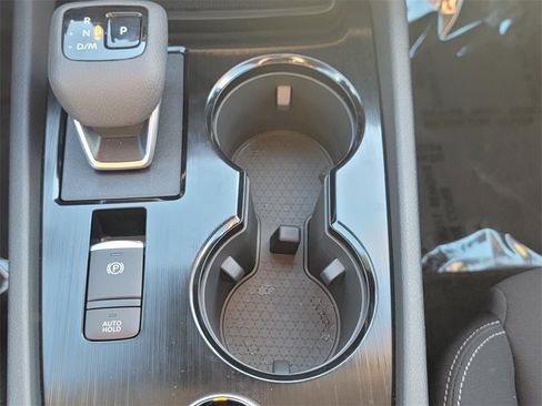 Certified 2025 Nissan Rogue S image 26