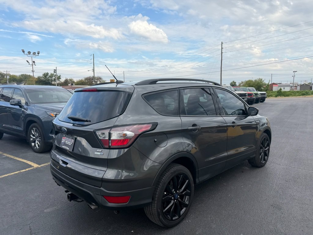 Used 2018 Ford Escape SE w/ SE Sport Appearance Package AWD/4WD image 3