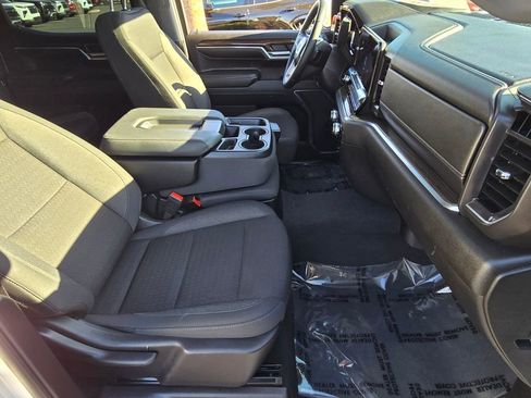 Used 2024 GMC Sierra 1500 Elevation image 15