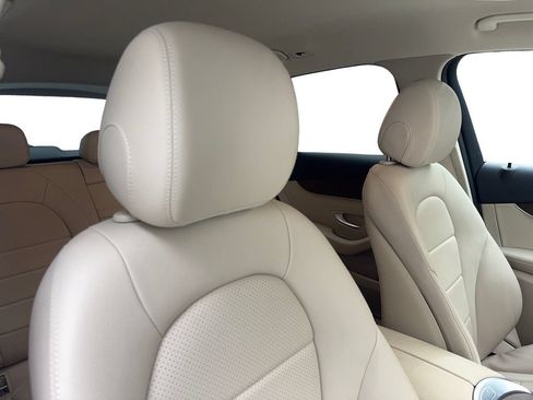 Used 2022 Mercedes-Benz GLC 300 w/ Premium Package Lite image 43