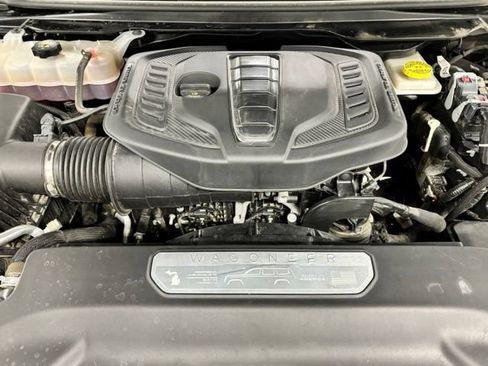 Used 2024 Jeep Wagoneer L Series II RWD image 25
