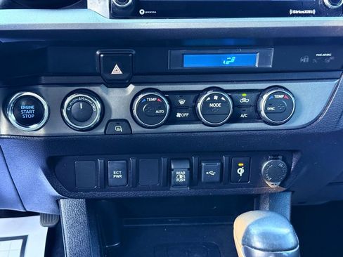 Used 2021 Toyota Tacoma TRD Off-Road image 20