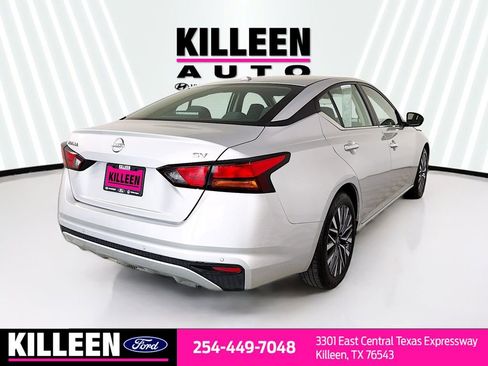 Used 2024 Nissan Altima 2.5 SV image 8