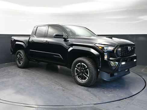 Used 2025 Toyota Tacoma TRD Sport RWD image 3