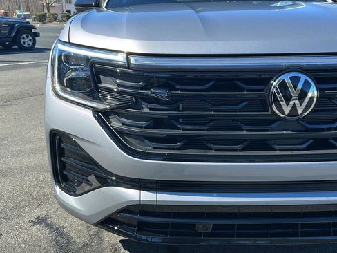 New 2026 Volkswagen Atlas Cross Sport SEL R-Line image 10