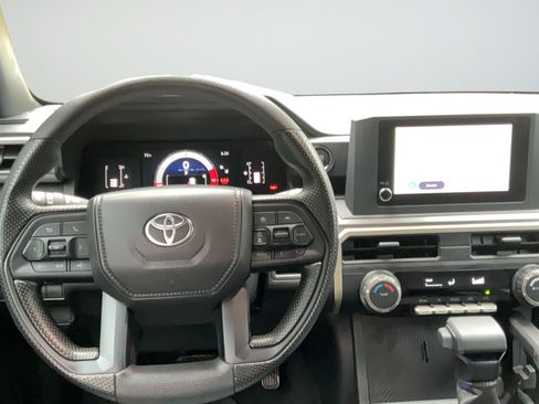 Used 2025 Toyota Tacoma SR5 AWD/4WD image 12