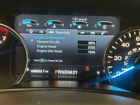 Used 2015 Ford F150 Platinum w/ Equipment Group 701A Luxury AWD/4WD image 16