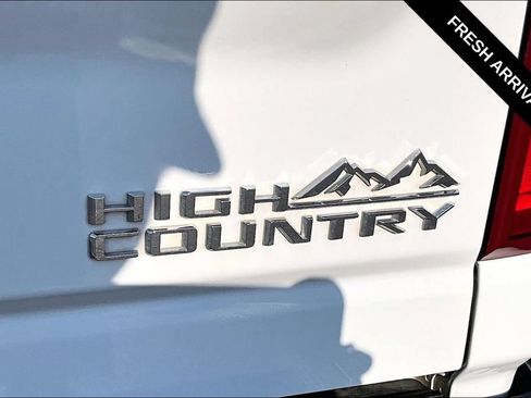 Used 2022 Chevrolet Silverado 2500 High Country AWD/4WD image 24
