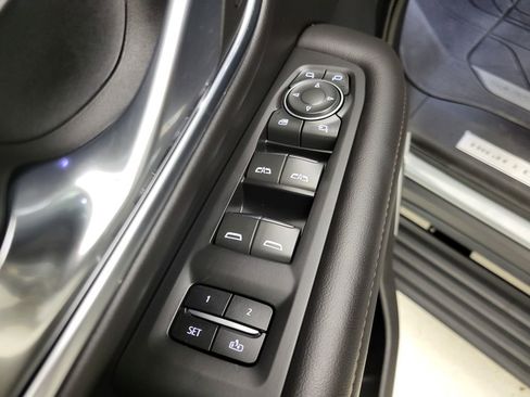 Used 2024 Chevrolet Tahoe High Country image 39