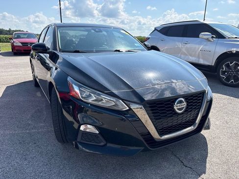 Used 2021 Nissan Altima 2.0 SR FWD image 2