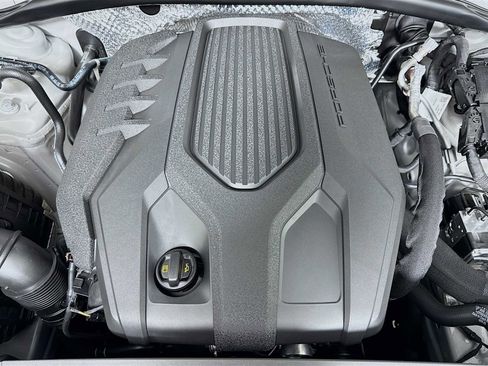 New 2025 Porsche Macan image 32