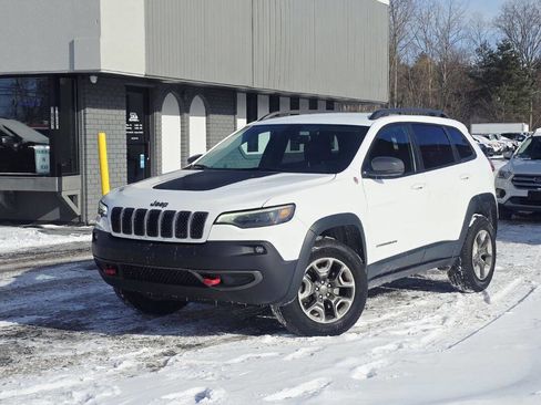Used 2019 Jeep Cherokee Trailhawk w/ Comfort/Convenience Group image 2