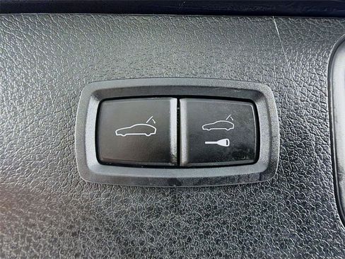 Used 2023 Porsche Macan AWD image 20