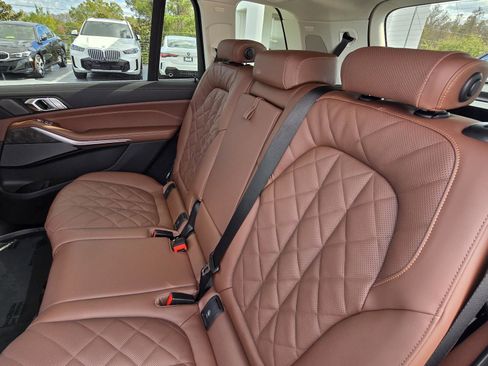 New 2026 BMW X7 xDrive40i image 11