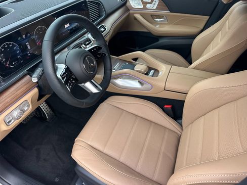 New 2026 Mercedes-Benz GLS 580 4MATIC image 10