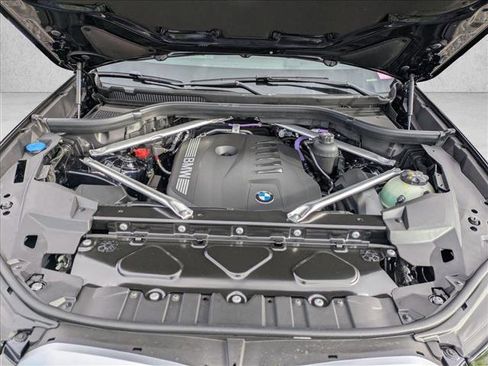 Used 2026 BMW X5 xDrive40i w/ M Sport Package image 17