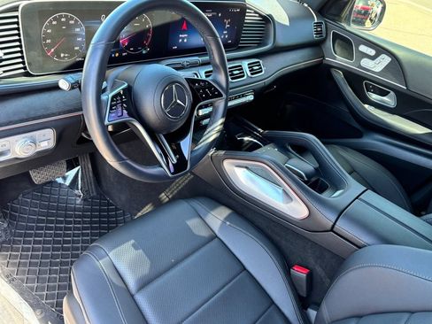 Used 2025 Mercedes-Benz GLE 350 4MATIC w/ AMG Line Exterior image 16