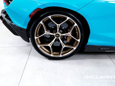 Used 2025 Lamborghini Revuelto AWD/4WD image 28