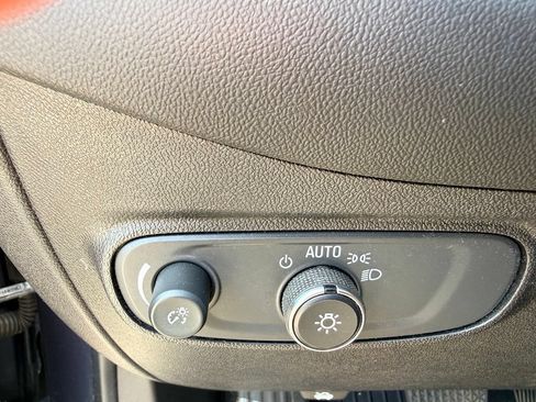 Used 2018 Chevrolet Equinox LT AWD/4WD image 25