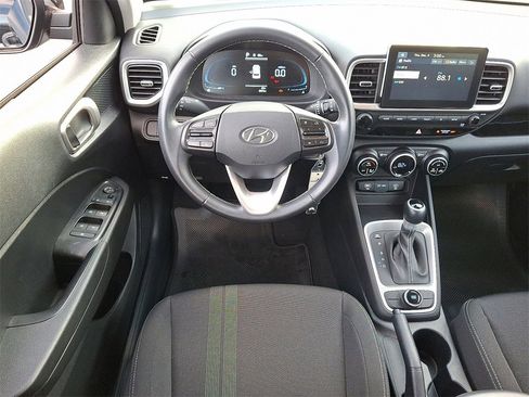 Used 2023 Hyundai Venue SEL image 12
