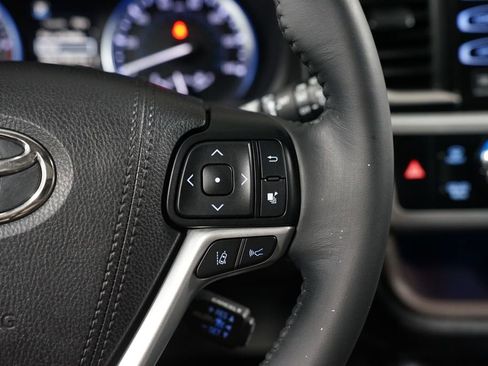 Used 2017 Toyota Highlander Limited FWD image 13