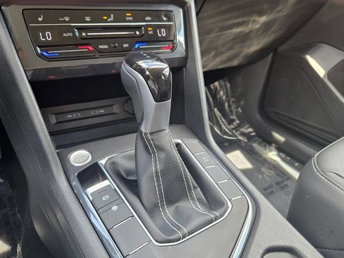 Certified 2023 Volkswagen Tiguan SE FWD image 20