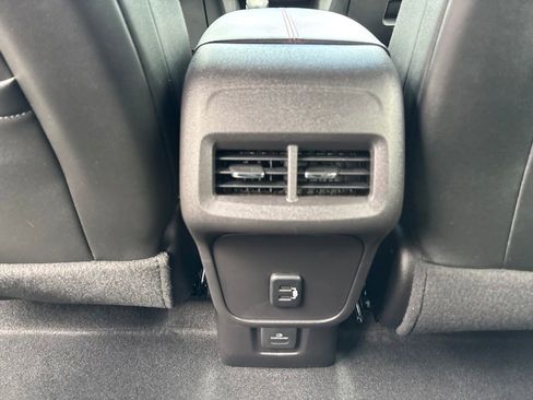 Used 2024 Chevrolet Equinox RS w/ RS Leather Package AWD/4WD image 28