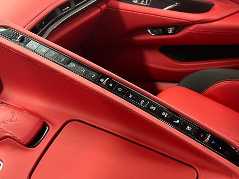 Used 2023 Chevrolet Corvette Stingray Premium Conv w/ Z51 Performance Package RWD image 23