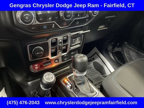 Used 2022 Jeep Wrangler Unlimited Rubicon 4xe w/ Cold Weather Group AWD/4WD image 15