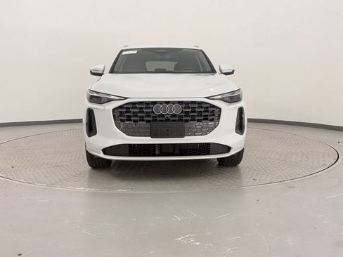 Used 2025 Audi Q5 Premium w/ Convenience Package image 6