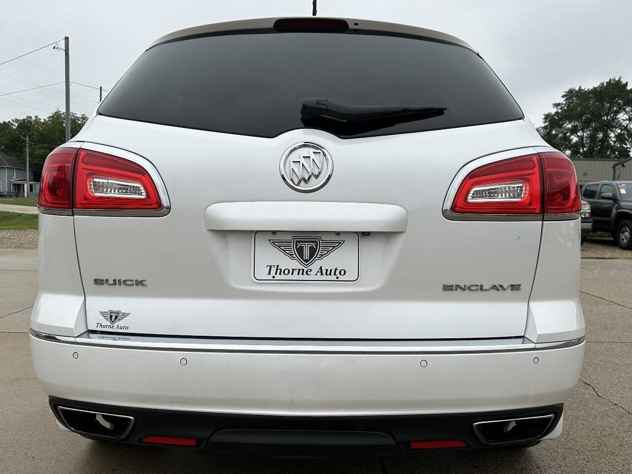 Used 2016 Buick Enclave Premium w/ Experience Buick Package FWD image 9