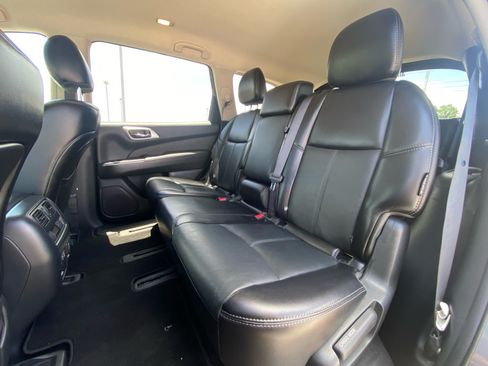 Used 2020 Nissan Pathfinder SL AWD/4WD image 11
