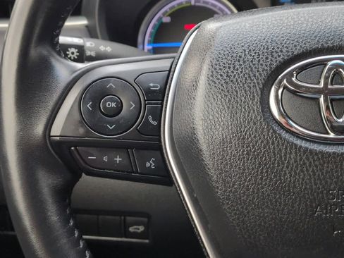 Used 2022 Toyota Venza LE image 24