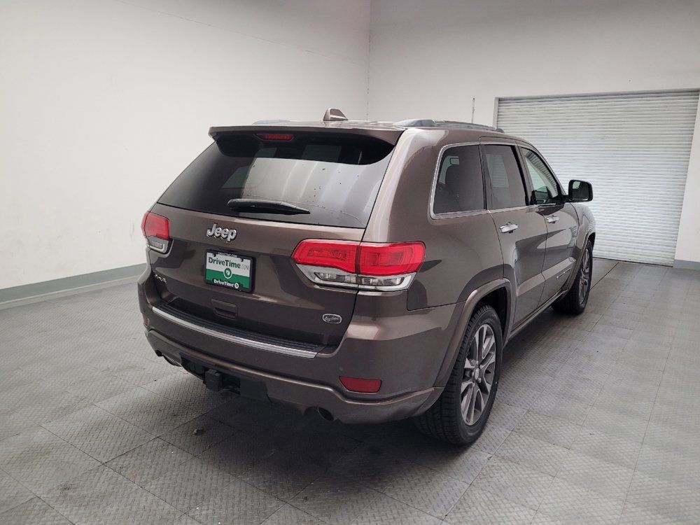 Used 2018 Jeep Grand Cherokee Overland AWD/4WD image 9