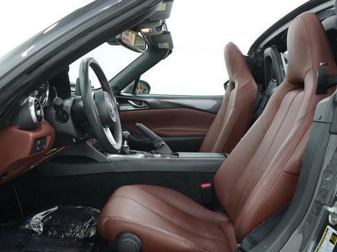 Used 2018 MAZDA MX-5 Miata RF Grand Touring w/ Interior Package RWD image 14