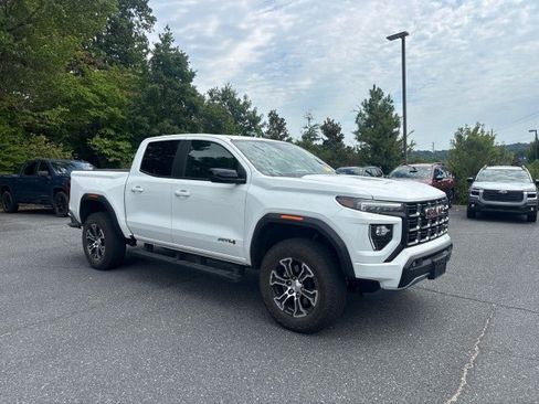 Used 2025 GMC Canyon AT4 AWD/4WD image 10