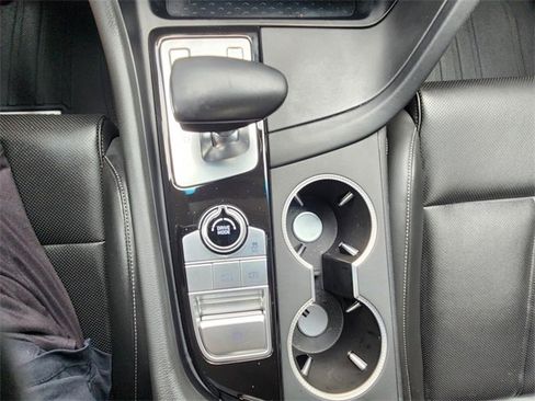 Used 2025 Genesis G70 2.5T image 15