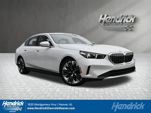 Used 2024 BMW 530i w/ Convenience Package image 1