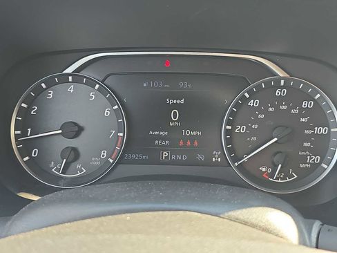 Used 2023 Nissan Frontier SV image 10