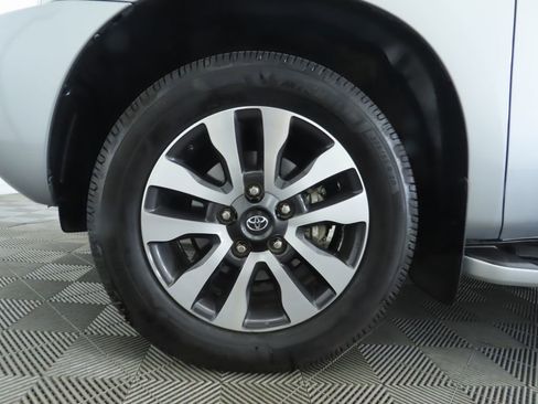 Used 2021 Toyota Sequoia Limited image 31