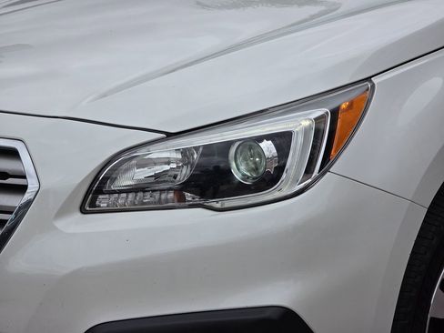 Used 2017 Subaru Outback 2.5i Limited AWD/4WD image 6
