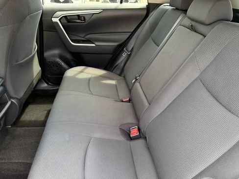 Used 2021 Toyota RAV4 LE FWD image 27
