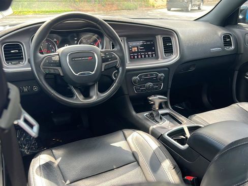 Used 2019 Dodge Charger SXT w/ Leather Interior Group RWD image 19