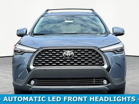 Used 2022 Toyota Corolla Cross XLE w/ Convenience Package AWD/4WD image 2
