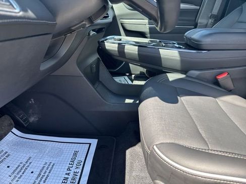Used 2025 Buick Enclave Preferred FWD image 17