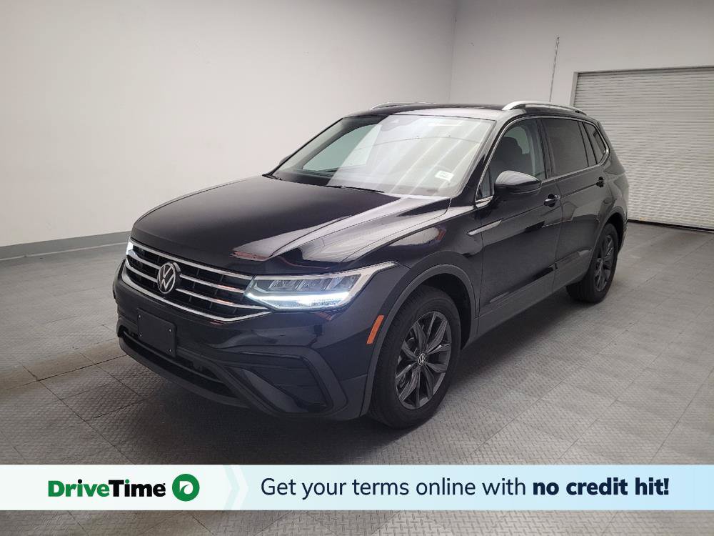 Used 2023 Volkswagen Tiguan SE w/ Panoramic Sunroof Package FWD image 1