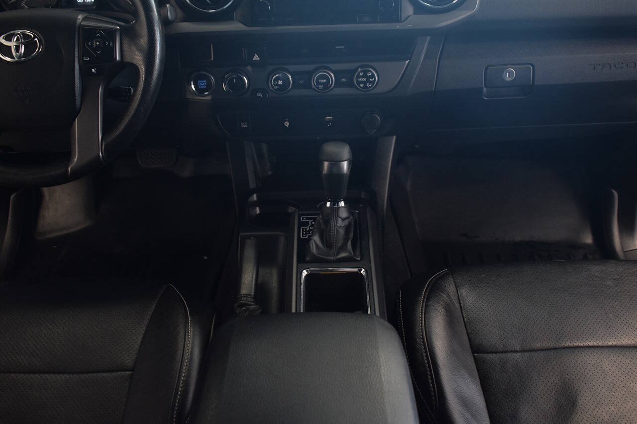 Used 2017 Toyota Tacoma TRD Sport w/ Tow Package (A/T) AWD/4WD image 39