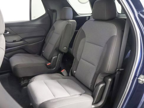 Used 2023 Chevrolet Traverse LT w/ Rear Camera Mirror Package image 31