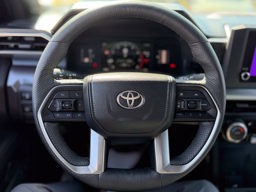 Used 2025 Toyota Tacoma SR5 AWD/4WD image 9